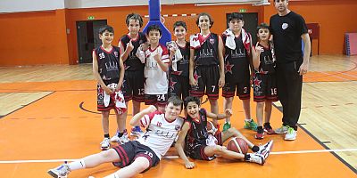 İnegöl Yıldızları Finalde