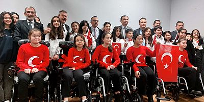 İnegöl zihinsel engelliler derneği'ne 5 akülü araba hediye edildi. 