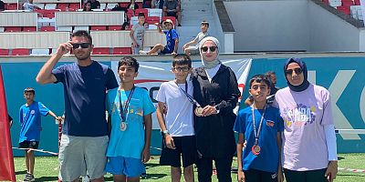 İnegöllü Emirhan Türkiye Şampiyonu oldu 