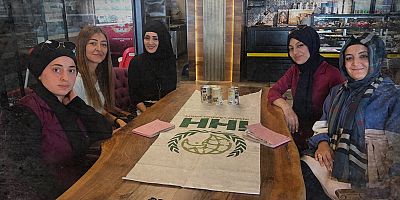 iNEGöLLü KADINLAR AFRiKA’DA SU KUYUSU AÇTIRIYOR