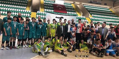 İnegöllü öğrenciler, Bursa şampiyonu oldu 