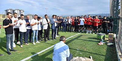 İnegölspor Sezonu Dualarla Açtı: Takım Topbaşı Yaptı