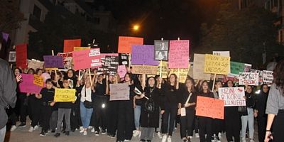 İnegölspor Taraftarından Kadına ve Çocuğa Yönelik Şiddet ve İstismara Tepki Yürüyüşü