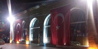 İSHAKPAŞA CAMİİ'NDE HUMMALI ÇALIŞMA DEVAM EDİYOR
