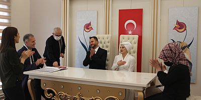 İşitme engelli çiftin nikah akdi, çevirmen eşliğinde gerçekleştirildi