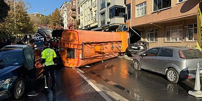 İstanbul’da Bayrampaşa'da İBB'ye ait yol bakım aracının 8 araca çarptığı kazada 3 kişi yaralandı