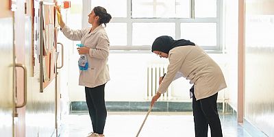 İstanbul'daki okullarda 5 bin 500 ek temizlik personeli göreve başladı