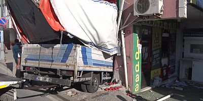 İstanbul Üsküdar’da kamyonet ganyan bayisine girdi