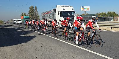İstiklal ve Cumhuriyet Bisiklet Turu Kapsamında Sporcular İnegöl’den Geçti