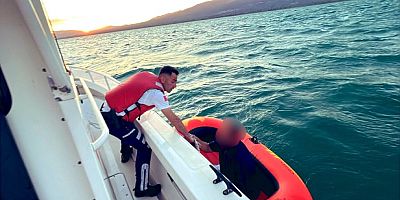 İznik Gölü’nde Mahsur Kalan Turist Jandarma Tarafından Kurtarıldı