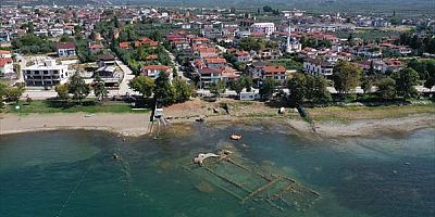 İznik Gölü'nün bazı bölümlerinde su kıyıdan 30 metre çekildi