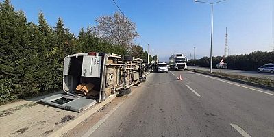 İznik minibüs ile ticari aracın çarpıştığı trafik kazasında 7 kişi yaralandı