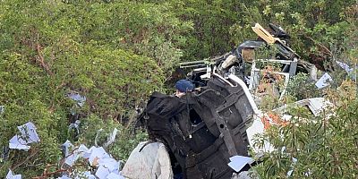 İznik-Yenişehir yolunda tır uçurumdan yuvarlandı: 2 ölü