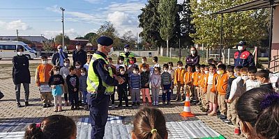 Jandarmadan Öğrencilere Trafik Eğitimi