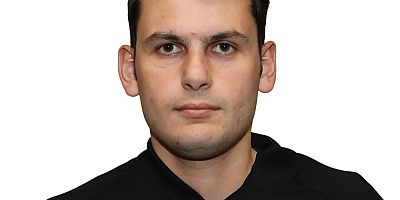 Kacaeli’de Amatör maçta oyundan atılan futbolcu hakemi bıçakladı