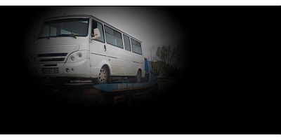 Kaçak servis aracı kovalamaca sonunda yakalandı