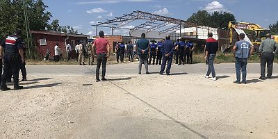 Kaçak yapı JÖH eşliğinde yıkıldı