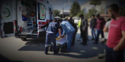 Kamyonet ile çarpışan motosikletin sürücüsü yaralandı