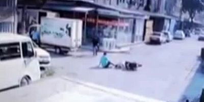 Kamyonetin altında kalmaktan son anda kurtuldu