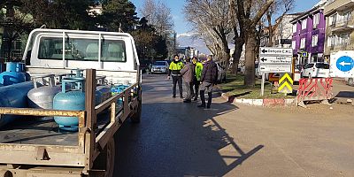 Kamyonetin çarptığı genç yaralandı