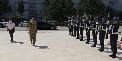 Kara Kuvvetleri Komutanı Orgeneral Metin Tokel, Bursa İl Jandarma Komutanlığını Ziyaret Etti
