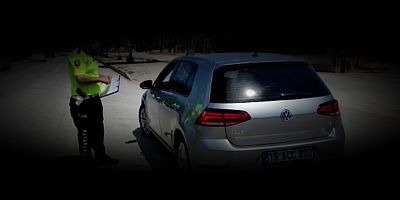 Karantina da olması gerekirken, araçla Seyir halindeyken yakalandı 