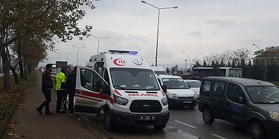 KARŞIDAN KARŞIYA GEÇMEK İSTEYEN GENÇ AZ KALSIN CANINDAN OLUYORDU