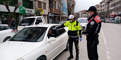 KAYMAKAM TALİMAT VERDİ POLİS ATEŞ ÖLÇEREK UYARIYOR