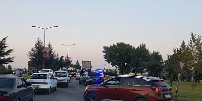 KAZADA YOL TARAFİGE KAPANDI