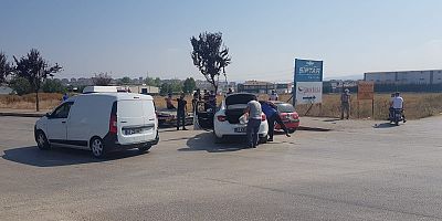 Kazaya karışan sürücüler yaralandı