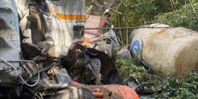 Kırklareli'nde devrilen beton mikserinin sürücüsü hayatını kaybetti