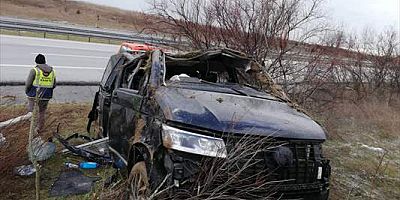 Kırklareli'nde midibüs ağaçlara çarptı, 1 kişi öldü, 6 kişi yaralandı