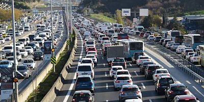 Kısıtlamanın kalktığı ilk cumartesi günü: İstanbul'da trafik yoğunluğu yüzde 78'e ulaştı