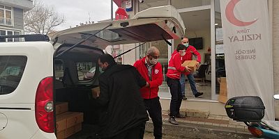 Kızılay gönüllü ordusu ile ihtiyaç sahiplerine yardımları ulaştırıyor