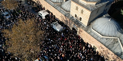 Kocaeli’de Enkazda kalan 4 kişilik Bilir ailesi, son yolcuklarına uğurlandı