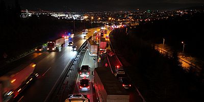 Kocaeli’de TEM'de feci kaza: 2 ölü, 4 yaralı