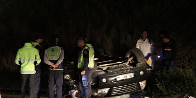 Kocaeli'de tıra çarpan otomobildeki 3 kişi öldü