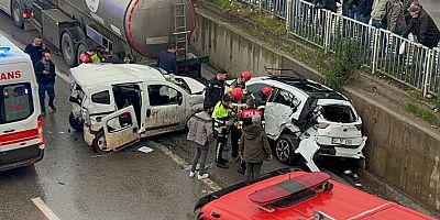 Kocaeli'de yol kenarında duran tankere çarpan 2 araçtaki 3 kişi yaralandı