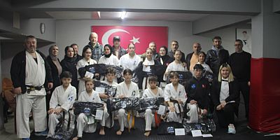 Kocal Osmanlı Spor Kulübü’nde Kuşak Sınavı Heyecanı: Başarılı Sporcular Ödüllendirildi