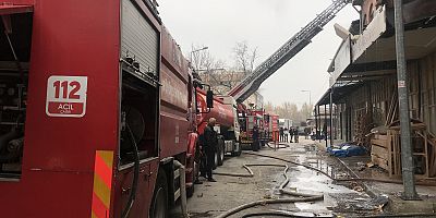 Koltuk atölyesinde çıkan yangın söndürüldü