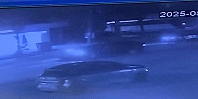 Kontrolden çıkan otomobil aydınlatma direğine çarptı: 2 yaralı