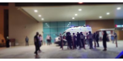 Kontrolden çıkan otomobil bariyerlere çarptı 9 aylık bebek ağır yaralandı