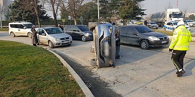 Kontrolden çıkan otomobil devrildi
