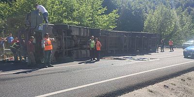 Kontrolden çıkarak devrilen tırı  sürücüsü yaşamını yitirdi 