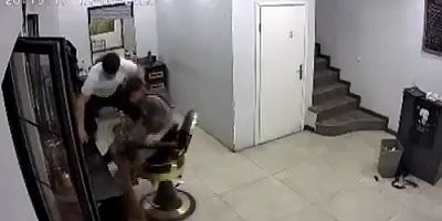 Kuaförde köpek korkusu berberi komedi sahnesine çevirdi