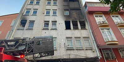 Küçükçekmece'de alışveriş merkezi deposunda çıkan yangında iki kişi yaralandı