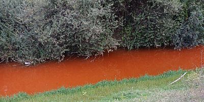 Kulaca'da Suyun Kırmızıya Dönmesi Tedirginlik Yarattı: Çevre Kirliliği Endişesi