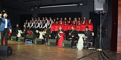 KULAKLARIN PASI HALK MÜZİĞİ İLE SİLİNDİ