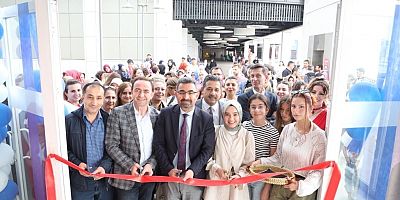 Kursiyerlerin karakalem sergisi izlenime açıldı