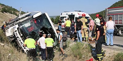 Kütahya'da yolcu otobüsünün şarampole devrilmesi sonucu 5 kişi yaralandı